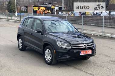 Позашляховик / Кросовер Volkswagen Tiguan 2011 в 