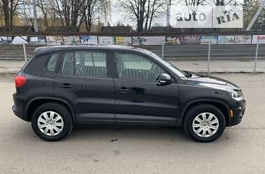 Позашляховик / Кросовер Volkswagen Tiguan 2011 в 