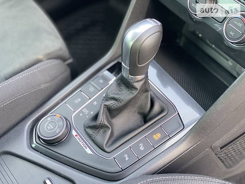 Позашляховик / Кросовер Volkswagen Tiguan 2016 в Рівному