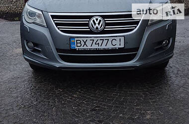 Позашляховик / Кросовер Volkswagen Tiguan 2010 в 