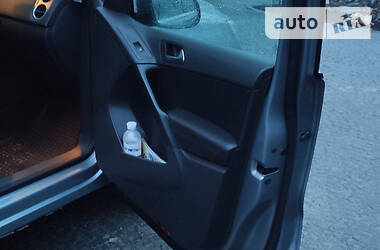 Позашляховик / Кросовер Volkswagen Tiguan 2010 в 
