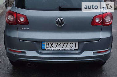 Позашляховик / Кросовер Volkswagen Tiguan 2010 в 