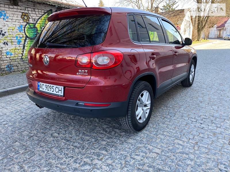 Позашляховик / Кросовер Volkswagen Tiguan 2011 в Луцьку