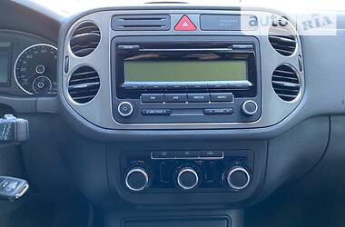 Позашляховик / Кросовер Volkswagen Tiguan 2011 в 