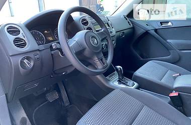 Позашляховик / Кросовер Volkswagen Tiguan 2011 в 