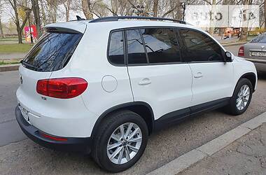 Позашляховик / Кросовер Volkswagen Tiguan 2017 в 