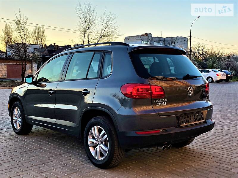 Позашляховик / Кросовер Volkswagen Tiguan 2016 в Херсоні