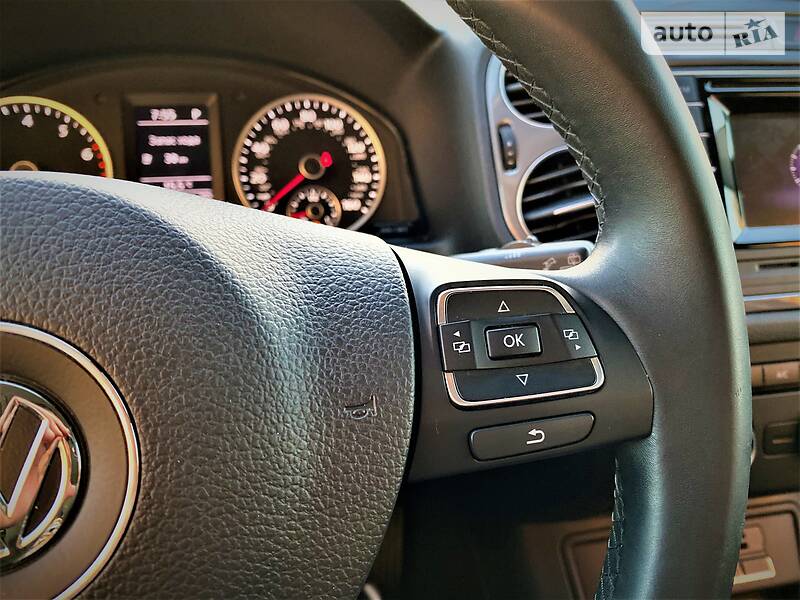 Позашляховик / Кросовер Volkswagen Tiguan 2016 в Херсоні