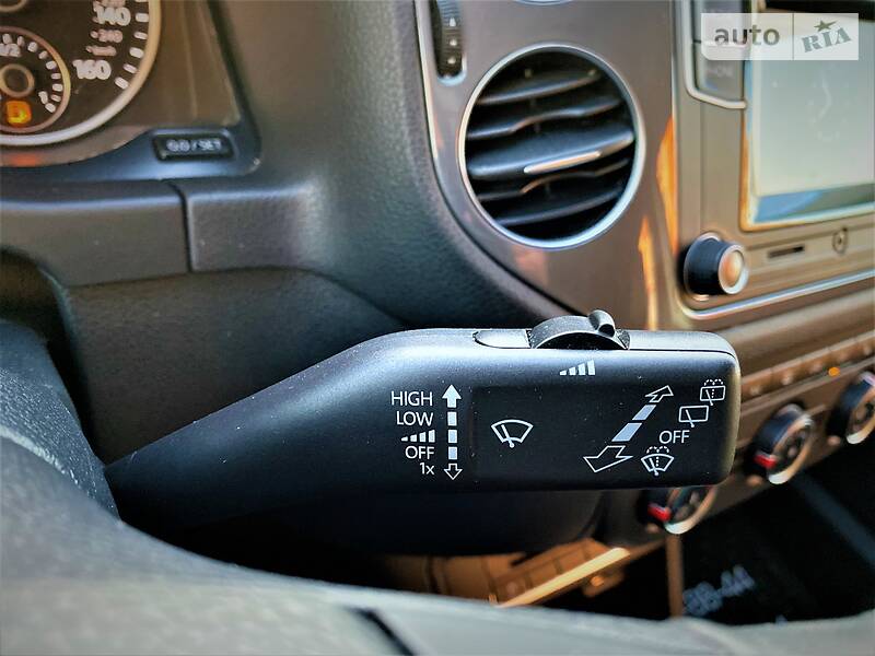 Позашляховик / Кросовер Volkswagen Tiguan 2016 в Херсоні