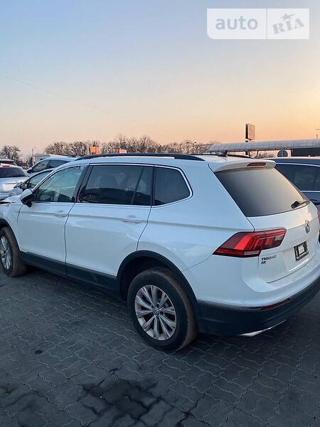 Позашляховик / Кросовер Volkswagen Tiguan 2018 в Львові