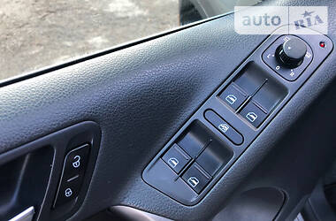 Позашляховик / Кросовер Volkswagen Tiguan 2010 в 