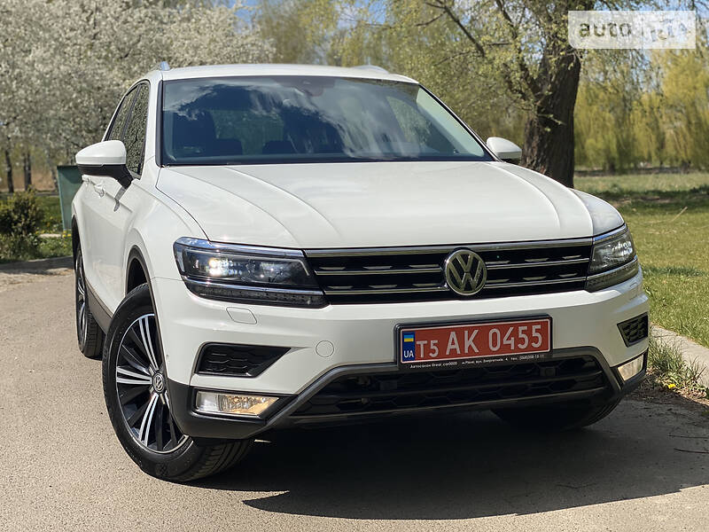 Позашляховик / Кросовер Volkswagen Tiguan 2016 в Рівному