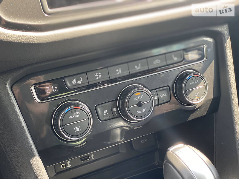 Позашляховик / Кросовер Volkswagen Tiguan 2016 в Рівному