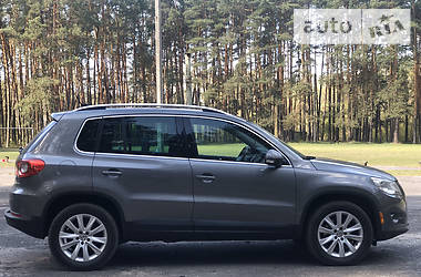 Позашляховик / Кросовер Volkswagen Tiguan 2010 в 