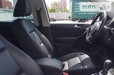 Позашляховик / Кросовер Volkswagen Tiguan 2013 в 