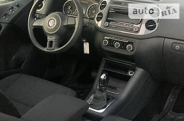 Позашляховик / Кросовер Volkswagen Tiguan 2012 в 
