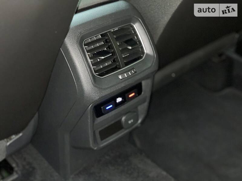 Позашляховик / Кросовер Volkswagen Tiguan 2017 в Києві