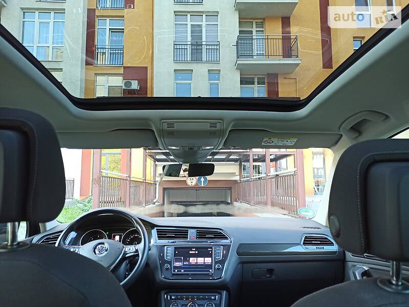 Позашляховик / Кросовер Volkswagen Tiguan 2016 в Чернівцях