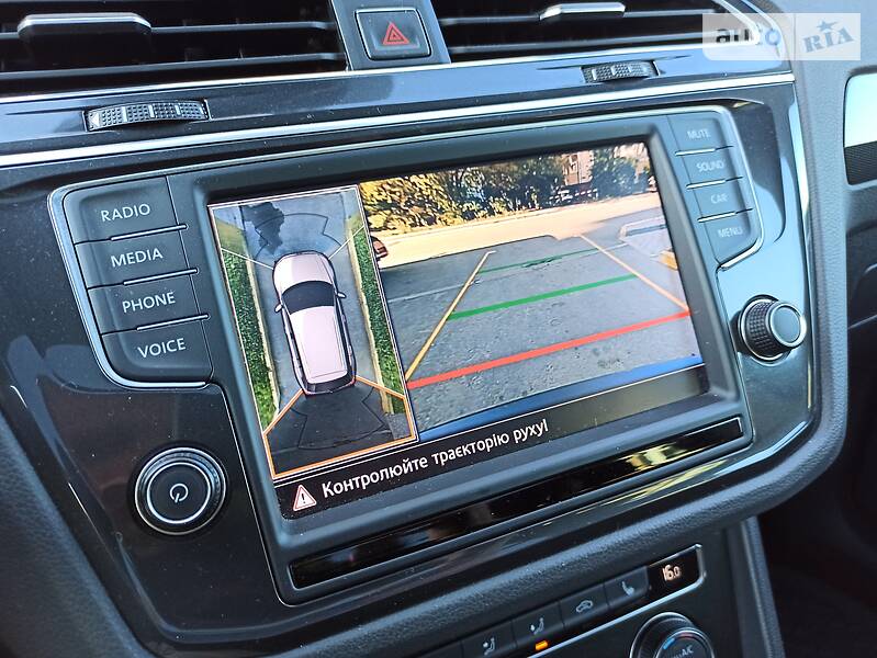 Позашляховик / Кросовер Volkswagen Tiguan 2016 в Чернівцях