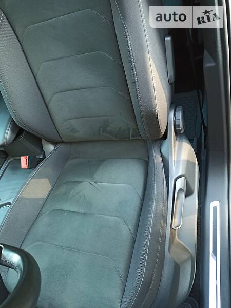 Позашляховик / Кросовер Volkswagen Tiguan 2016 в Чернівцях