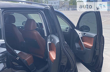 Позашляховик / Кросовер Volkswagen Tiguan 2009 в 