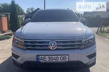 Позашляховик / Кросовер Volkswagen Tiguan 2018 в 
