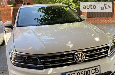 Позашляховик / Кросовер Volkswagen Tiguan 2018 в 