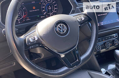 Позашляховик / Кросовер Volkswagen Tiguan 2018 в 