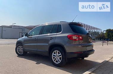 Внедорожник / Кроссовер Volkswagen Tiguan 2010 в Херсоне