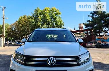 Внедорожник / Кроссовер Volkswagen Tiguan 2016 в Львове