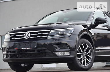 Внедорожник / Кроссовер Volkswagen Tiguan 2016 в Луцке