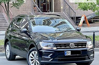 Внедорожник / Кроссовер Volkswagen Tiguan 2017 в 