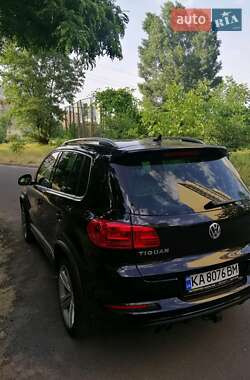Внедорожник / Кроссовер Volkswagen Tiguan 2016 в 