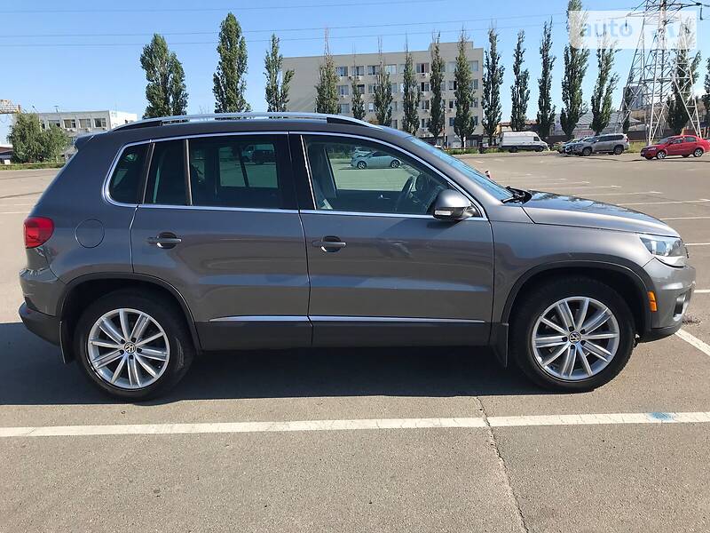 Внедорожник / Кроссовер Volkswagen Tiguan 2014 в 
