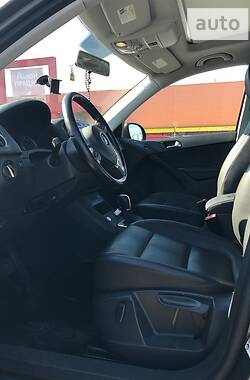 Внедорожник / Кроссовер Volkswagen Tiguan 2014 в 
