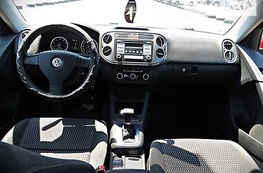 Внедорожник / Кроссовер Volkswagen Tiguan 2010 в Черкассах