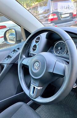 Позашляховик / Кросовер Volkswagen Tiguan 2012 в Маріуполі