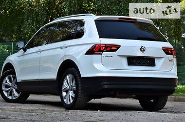 Внедорожник / Кроссовер Volkswagen Tiguan 2016 в Дрогобыче