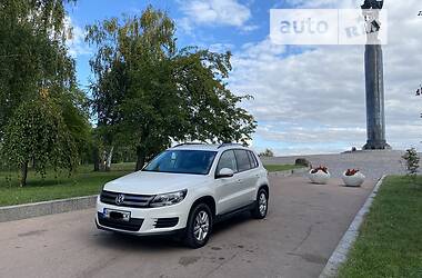 Внедорожник / Кроссовер Volkswagen Tiguan 2012 в Житомире