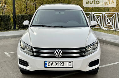 Внедорожник / Кроссовер Volkswagen Tiguan 2012 в Киеве