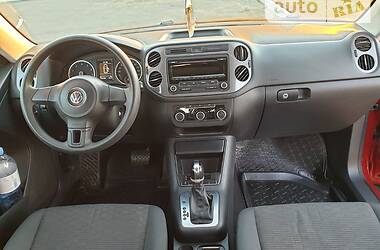 Позашляховик / Кросовер Volkswagen Tiguan 2012 в Харкові