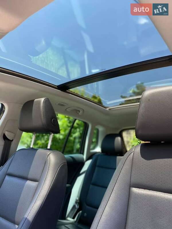 Внедорожник / Кроссовер Volkswagen Tiguan 2011 в Одессе