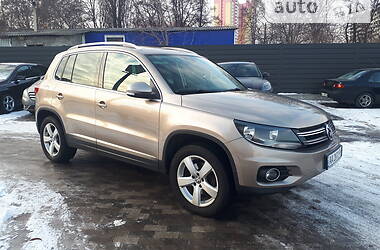 Внедорожник / Кроссовер Volkswagen Tiguan 2011 в Киеве