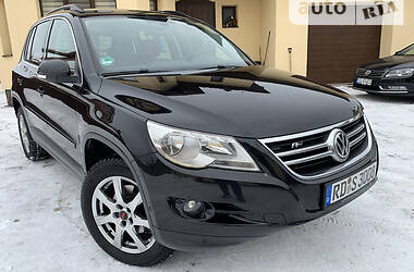 Внедорожник / Кроссовер Volkswagen Tiguan 2010 в Львове