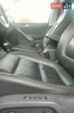 Позашляховик / Кросовер Volkswagen Tiguan 2009 в 