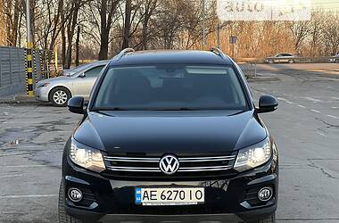 Внедорожник / Кроссовер Volkswagen Tiguan 2015 в 