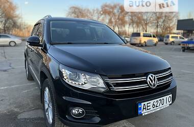 Внедорожник / Кроссовер Volkswagen Tiguan 2015 в 