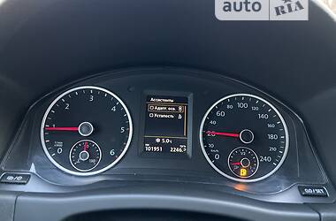 Внедорожник / Кроссовер Volkswagen Tiguan 2015 в 