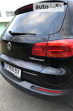 Позашляховик / Кросовер Volkswagen Tiguan 2011 в Чернігові