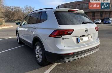 Внедорожник / Кроссовер Volkswagen Tiguan 2018 в Одессе